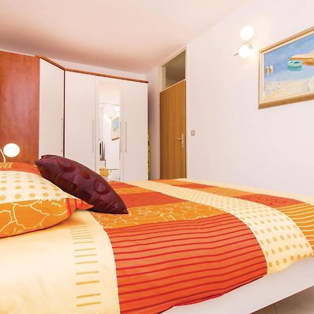 Amazing Apartment In Njivice With Wifi Extérieur photo